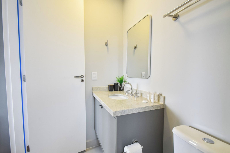 Bathroom 3, StayHome Rua Augusta - Heated Pool & Gym, São Paulo