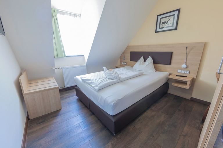 Bedroom 2, Hotel Restaurante Lorca, Heilbronn