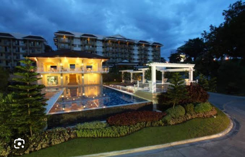 Pool 3, Spacious Davao City Apartment 3 Bedrooms, Pool, and Pine Trees, Davao City