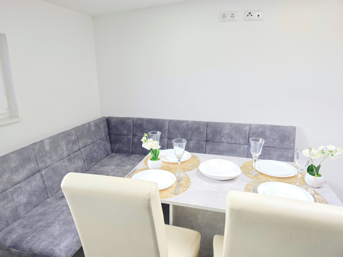Dining 3, Charming Stay w. terrace in Differdange, Esch-sur-Alzette