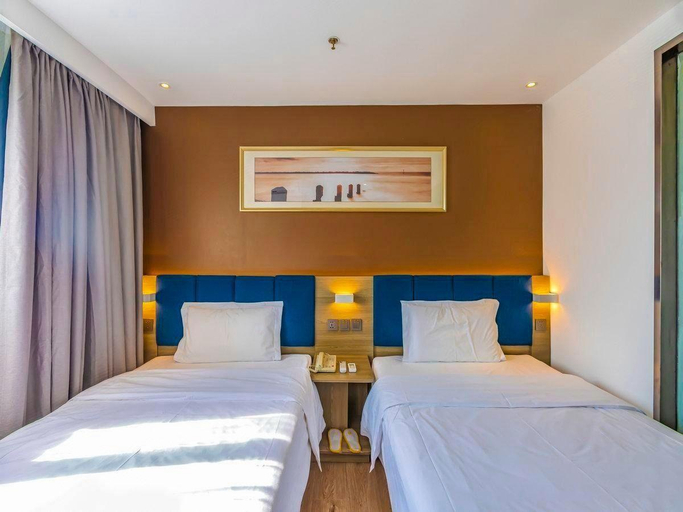 Bedroom 2, 7 Days Premium Hotel Beijing Tian'anmen Square, Beijing