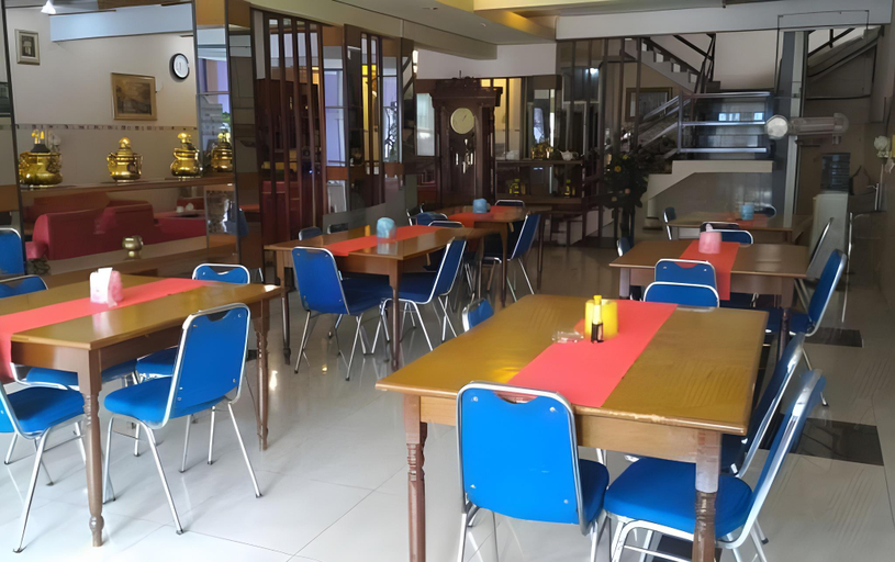 Food & Drinks 4, RedDoorz @ Parapat, Simalungun