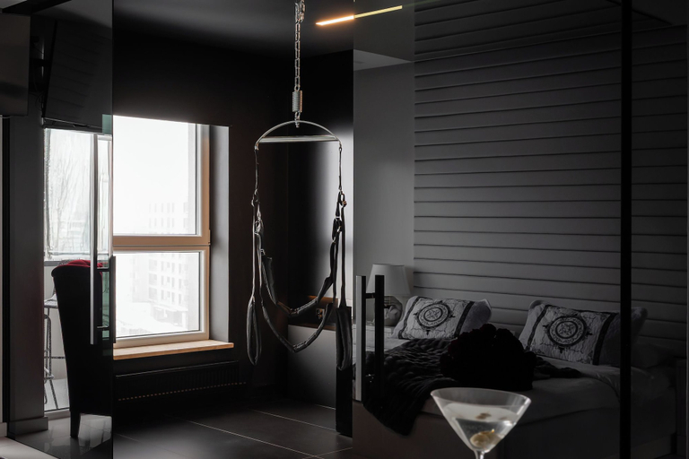 Room 4, Love Swing & Jacuzzi Apartment, Gdańsk City