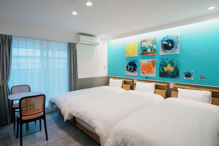 Room 3, Ocean Blue 9, Osaka