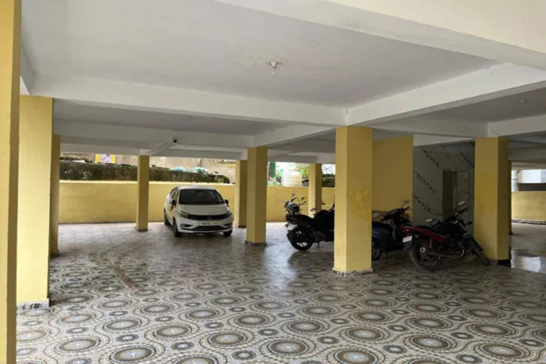 Parking, Fabhotel Equinox Inn, Khordha