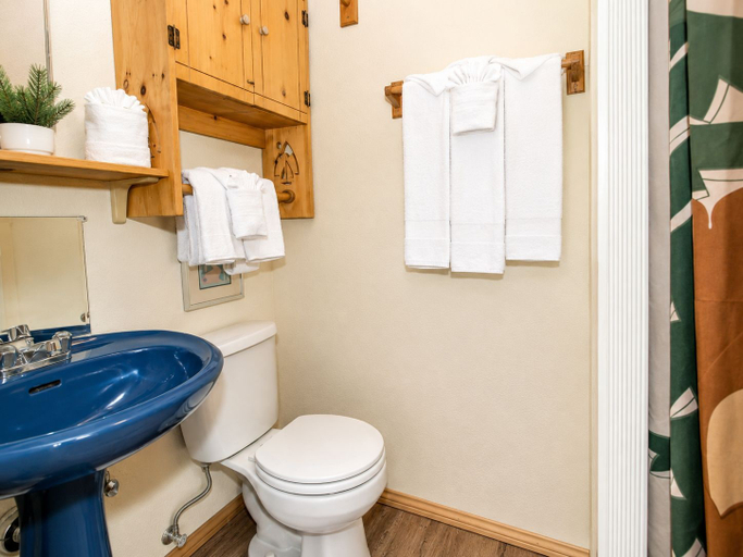 Bathroom, Hiner Haven, San Bernardino