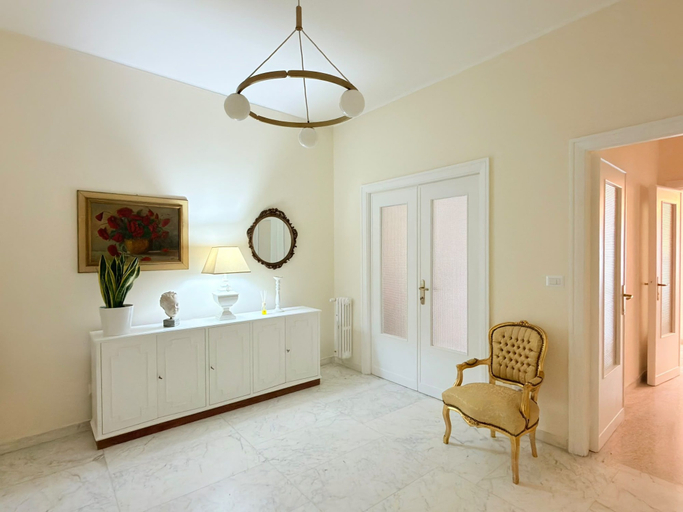 Interior, Casa Nostra Vaticano, Rome