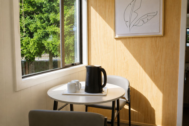 Room 4, Ata Studios at Sundale Holiday Park, Queenstown-Lakes
