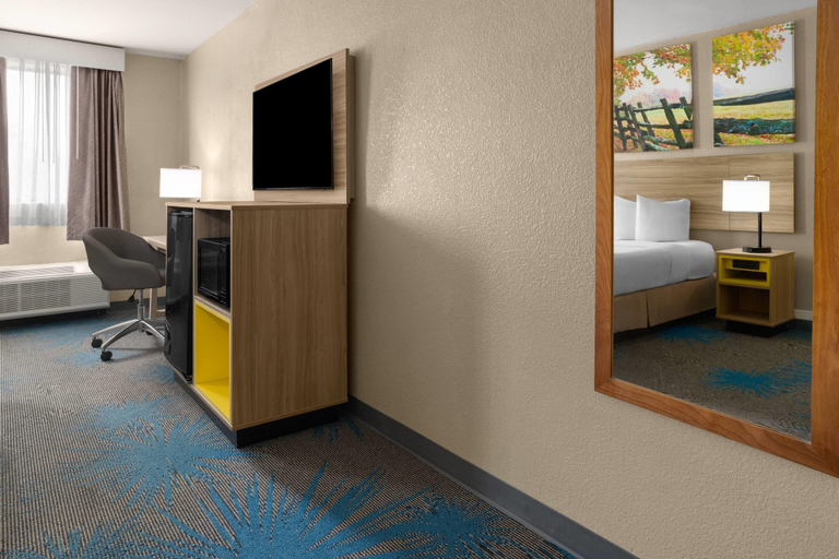 Bedroom 3, Days Inn by Wyndham Gettysburg, Adams