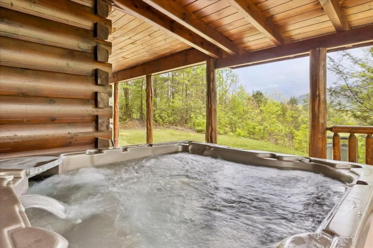 Exterior view 2, Looky Yonder Cabin by Beyond Expectations With Hot Tub, Sevier