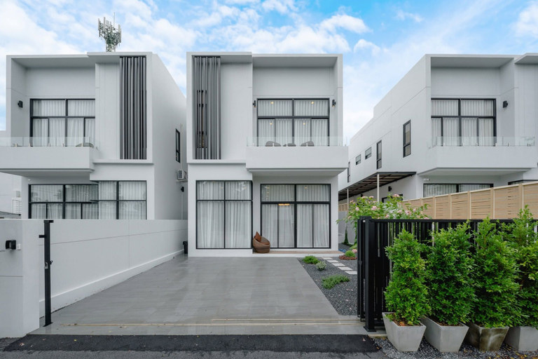 Front of property 2, Leona Biz Home, Mueang Krabi