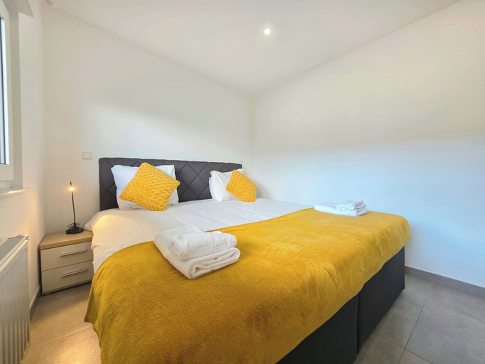 Room 4, Charming Stay w. terrace in Differdange, Esch-sur-Alzette