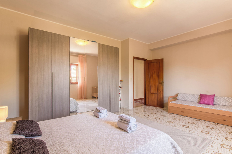 Room 3, Villa With Volcano View, Catania
