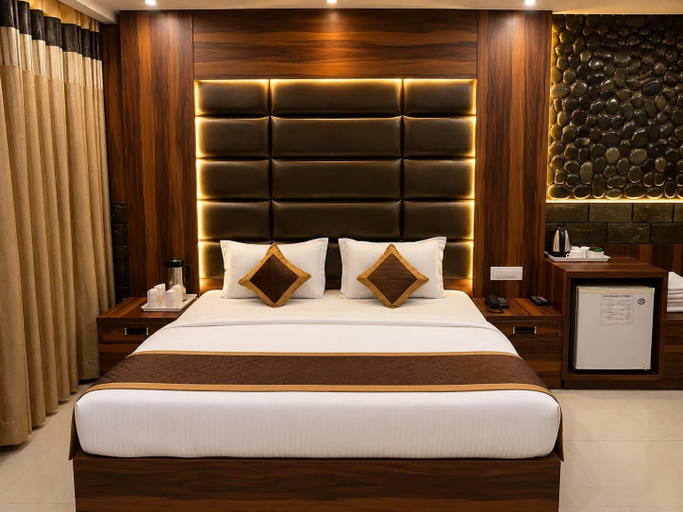 Room 4, Shanker Palace Near Main Market Katra, Reasi