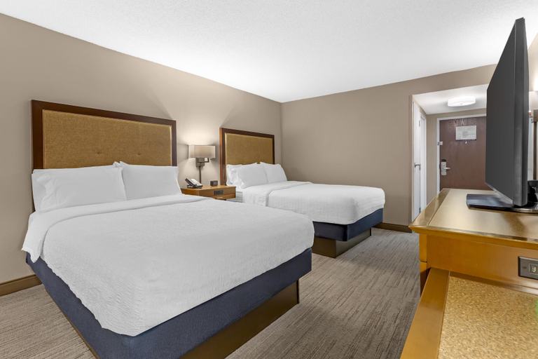 Bedroom 4, Hampton Inn Washington, Beaufort
