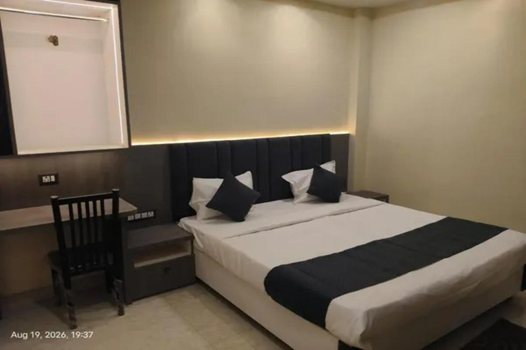 Bed, Fabhotel Saroja Royal Stay, Varanasi