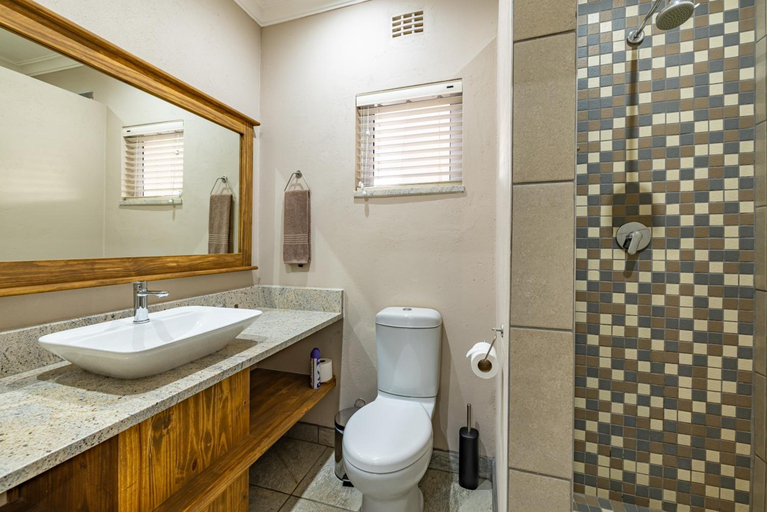 Bathroom 3, Misty Mountain, Ehlanzeni