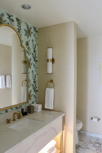 Bathroom 4, The Benson Hotel & Faculty Club, Adams