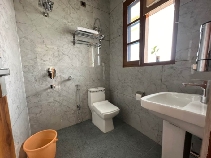 Bathroom 5, Hotel La Atharva Residency, Kangra