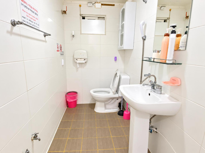 Bathroom 5, Aroha Guest House, Yongsan