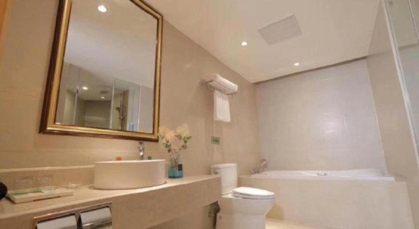 Bathroom 3, Vienna Hotel Shenyang Central Street, Shenyang