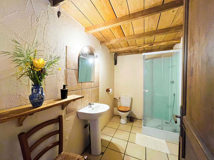 Bathroom, La ferme des Cévennes, Lozère
