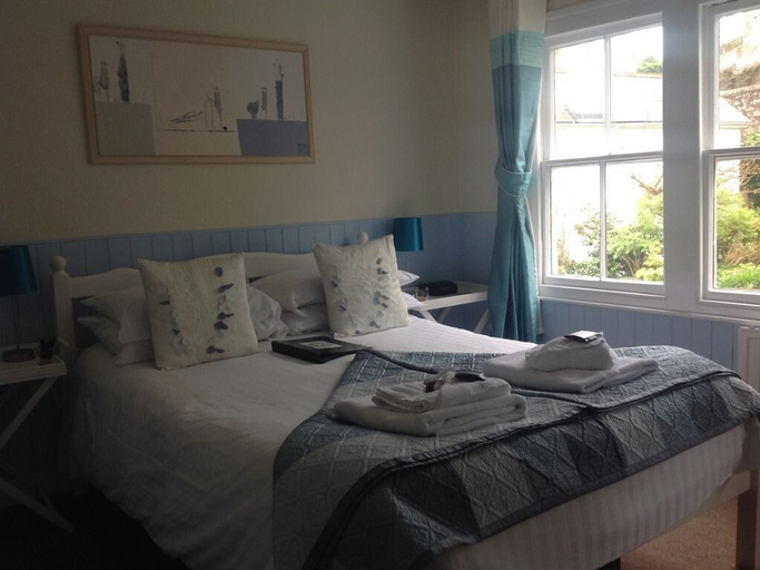 Bedroom 2, Safe Harbour Inn, Cornwall