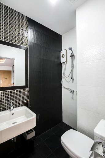 Bathroom 4, The Circle Hotel, Muang Buri Ram