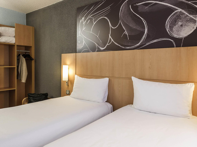 Bedroom 4, ibis Paris Vaugirard Porte de Versailles, Paris