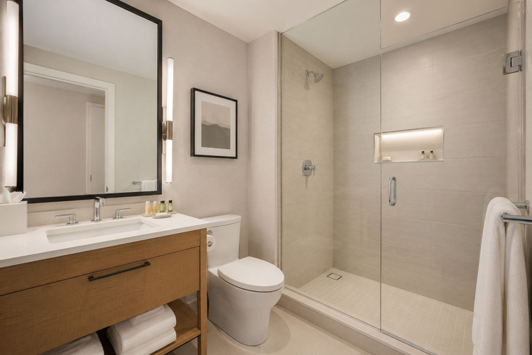 Bathroom, Blueside Central Suites, Toronto