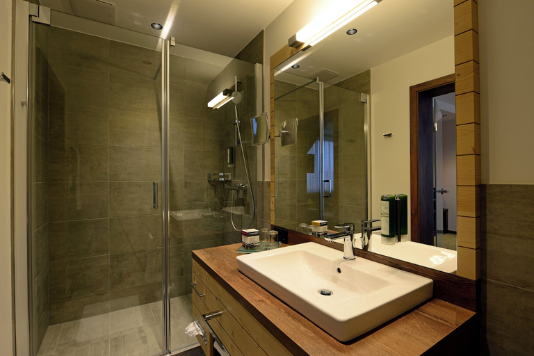 Bathroom 3, Hotel Schwarz Alm Zwettl, Zwettl
