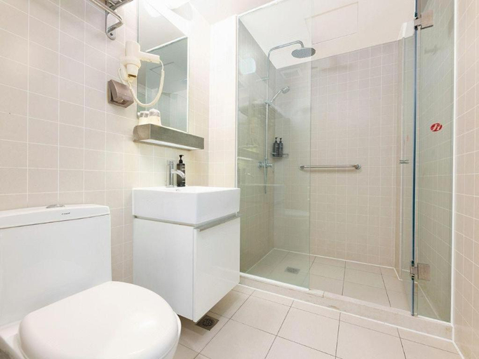 Bathroom 3, Jinjiang Inn Select Tianjin Xiaobailou Metro Station, Tianjin