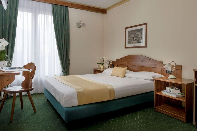 Bedroom 3, Hotel Cristallo, Sondrio