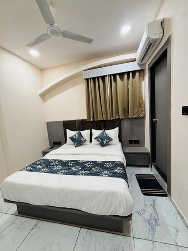 Room 3, Hotel PLAN SKY, Ahmadabad
