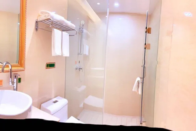 Bathroom 4, Vienna Hotel (Shanghai Hongmei South Road), Shanghai