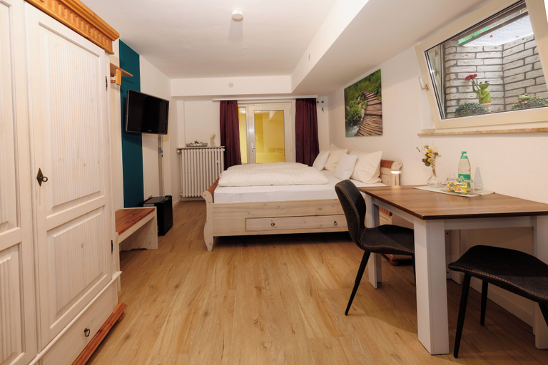 Room 5, Hotel Haus Mariandl, Düsseldorf