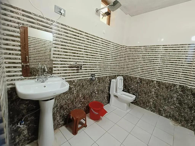 Bathroom, Lap of Himalayas Resort Kausani, Almora