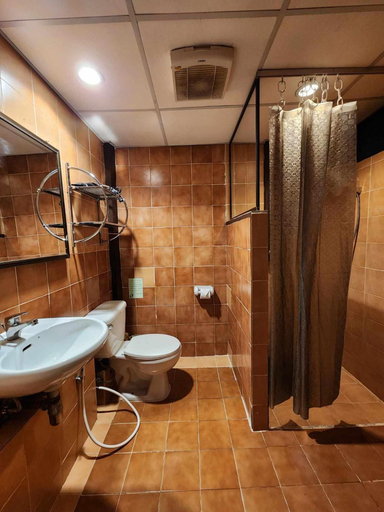 Bathroom 3, Club One Seven Gaymen Chiang Mai, Muang Chiang Mai