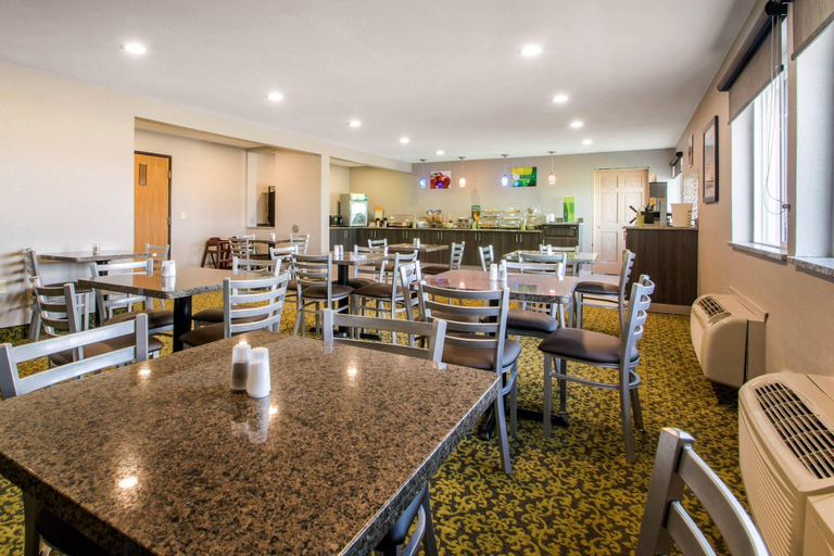 Food & Drinks 5, Sleep Inn & Suites Madison West, Dane