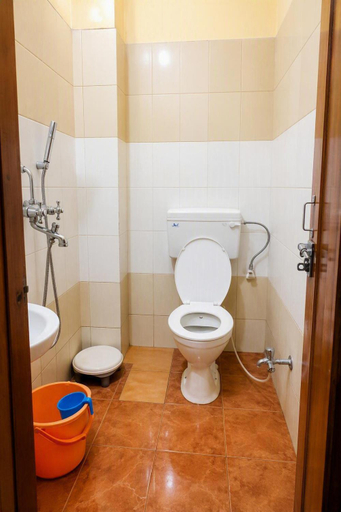 Bathroom 3, Priti Guest House, Varanasi