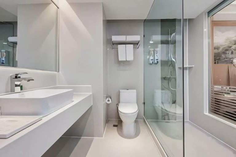 Bathroom 3, Vienna Classic Hotel (Huizhou Dahuxi), Huizhou