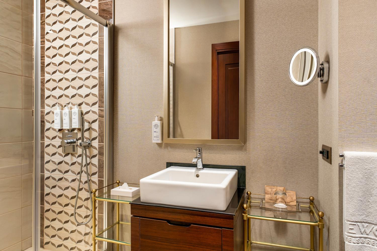 Bathroom 5, Elite World Grand İstanbul Basın Ekspres Hotel, Küçükçekmece