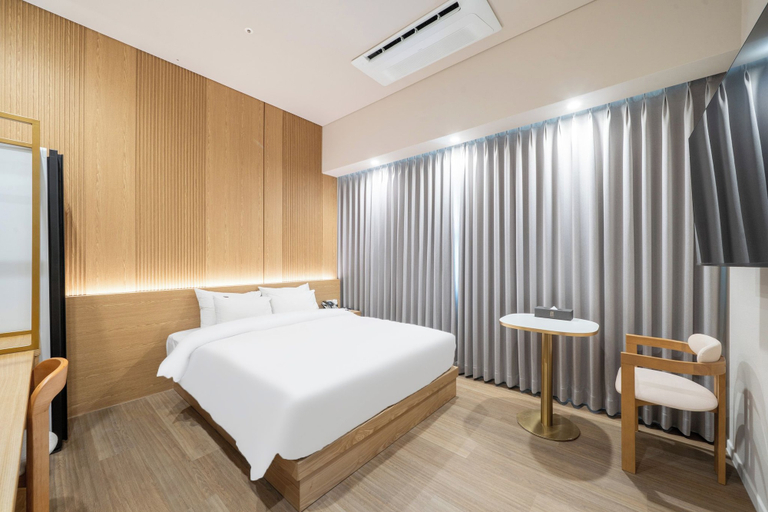 Bedroom 3, Lagobaum Hotel, Yeongi