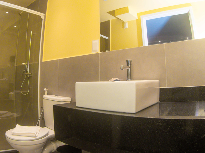 Bathroom, Ibis Styles Garanhuns, Garanhuns