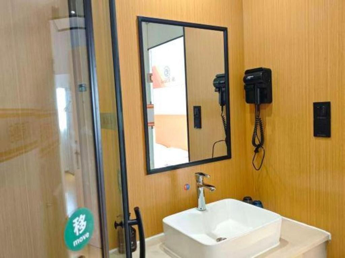 Bathroom 3, Shell Hotel Shnaghai Beiqiao Metro Station, Shanghai