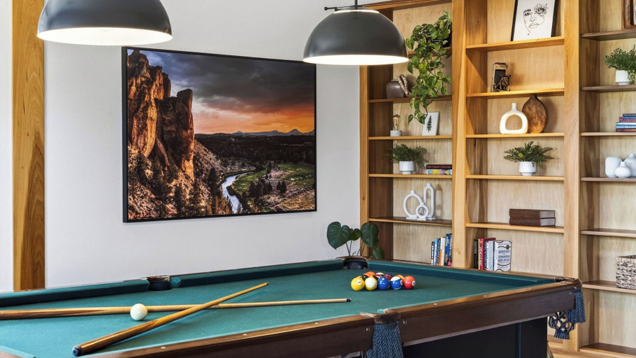 Interior 3, Cascade Crest by Avantstay Game Room + Bar + Mountain Views Near Sisters + Bend, Deschutes