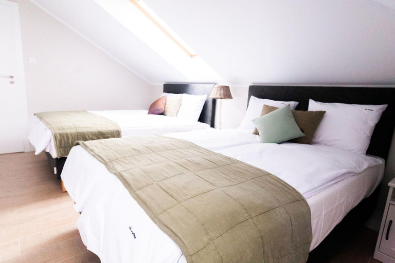 Room 2, Large, Comfortable Apartment for 6 People, Kamień