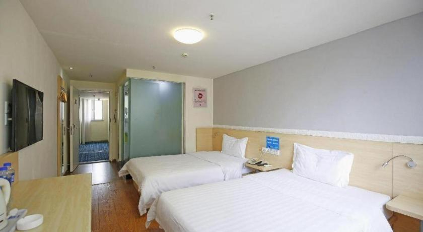 Bedroom 3, 7 Days Inn Chengdu North Railway Train Station Squ, Chengdu