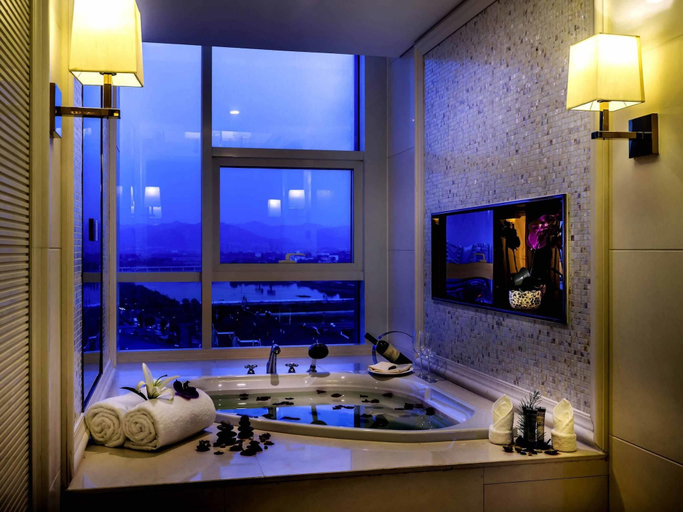 Bathroom 4, Pullman Qingdao Ziyue, Qingdao