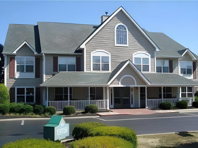 Exterior & Views 2, Radiant Inn & Suites, Rutherford